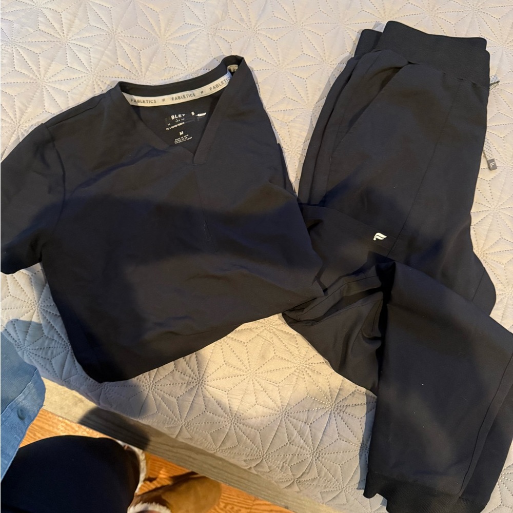 Fabletics Scrub Set - image 1